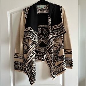 Patterned Black and Beige cardigan